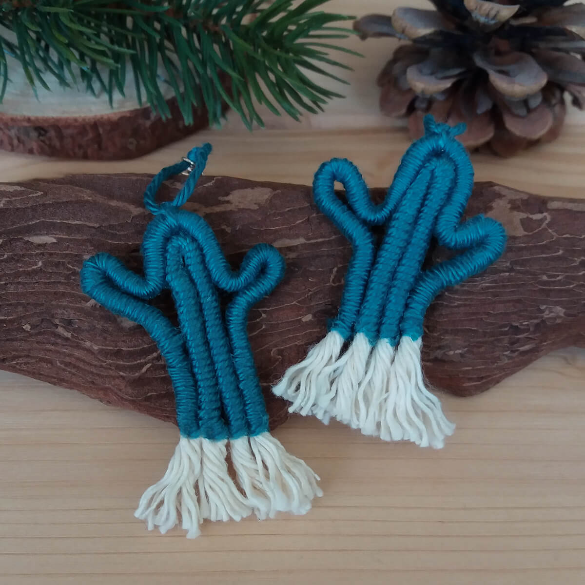 Macramé – náušnice kaktus - Obrázek 2